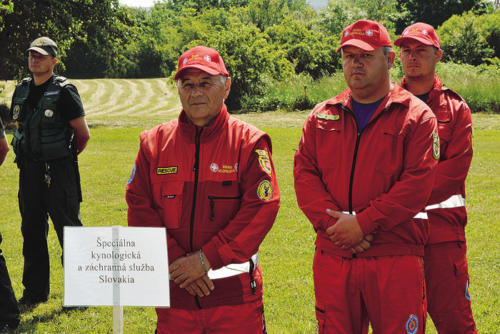 Reprezentačný tím Špeciálnej kynologickej a záchrannej služby Slovakia
